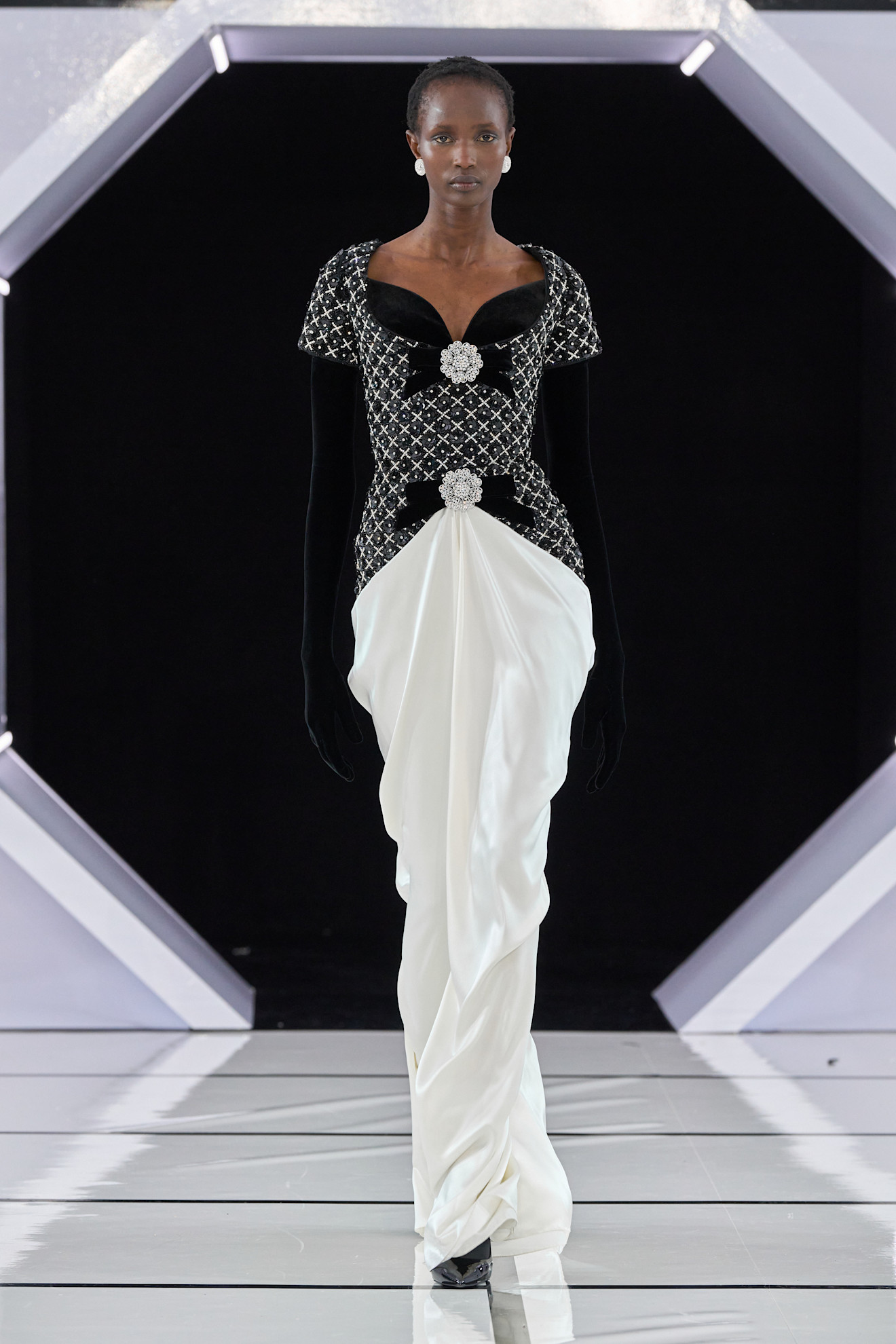 Richard Quinn F26 006