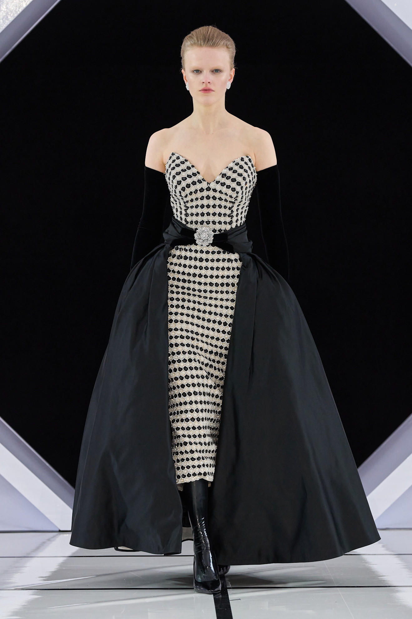 Richard Quinn F26 007