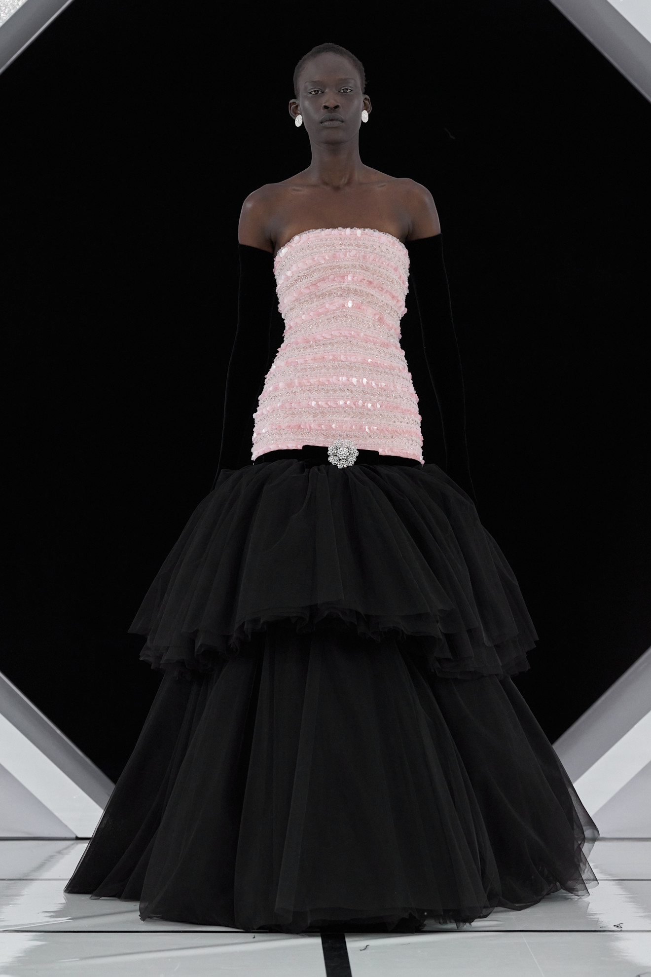 Richard Quinn F26 013