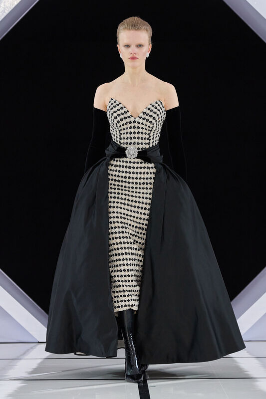 Richard Quinn F26 007