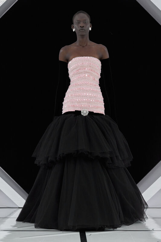 Richard Quinn F26 013