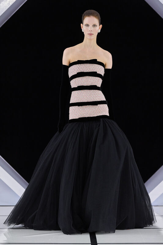 Richard Quinn F26 024