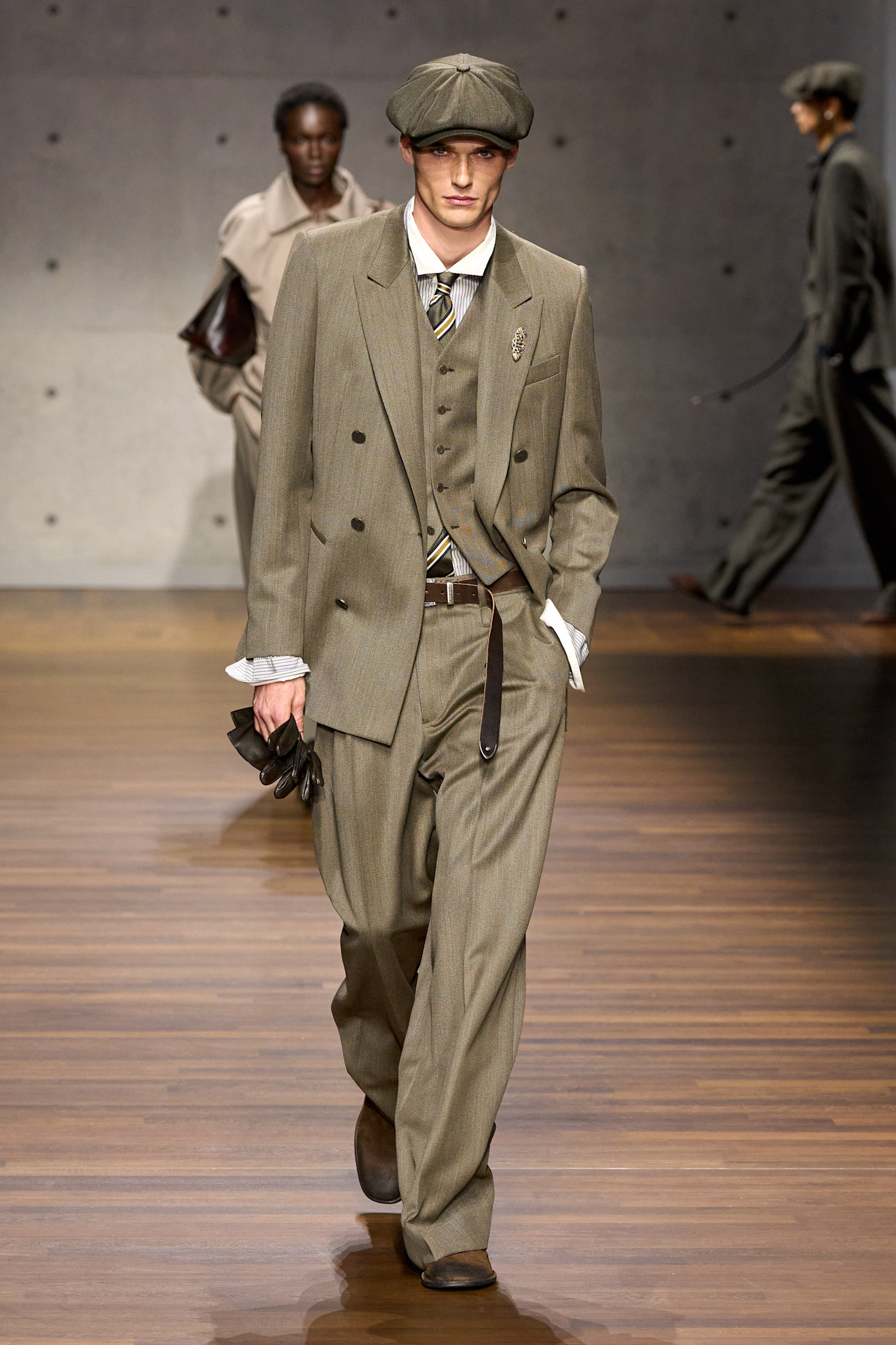 Emporio Armani F26 003