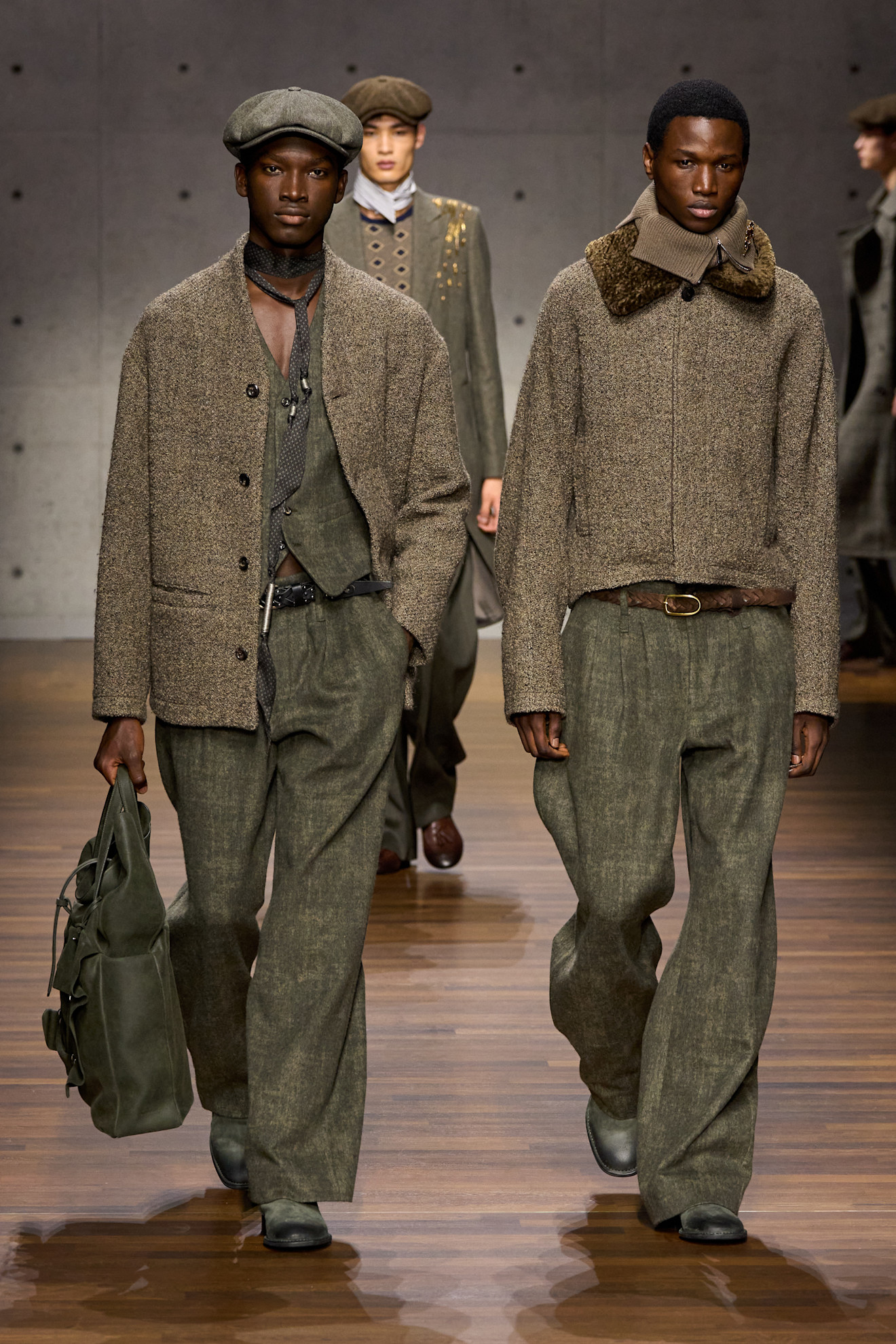 Emporio Armani F26 018