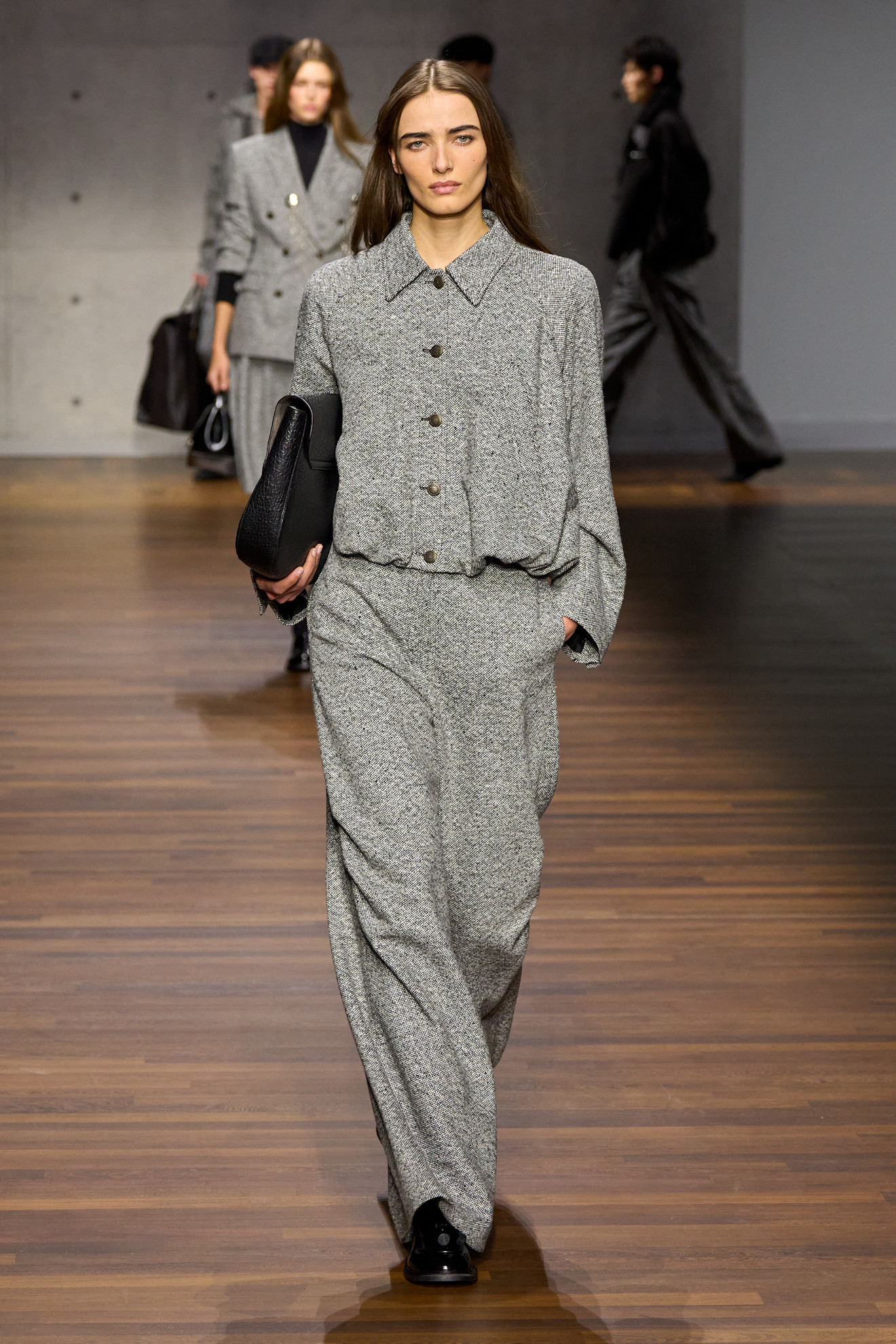 Emporio Armani F26 024