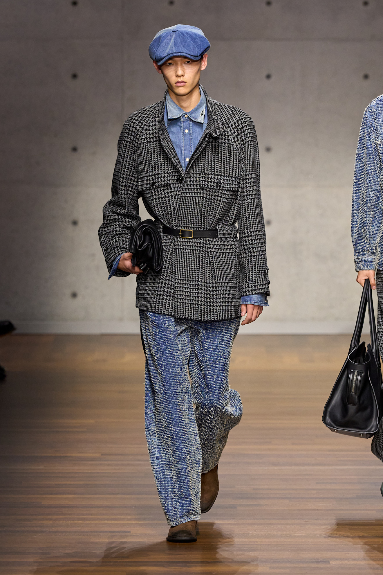 Emporio Armani F26 030