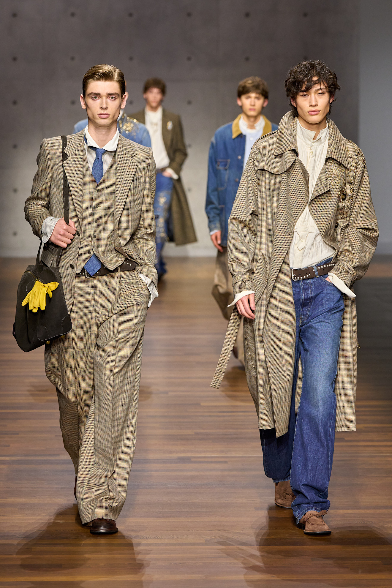 Emporio Armani F26 043