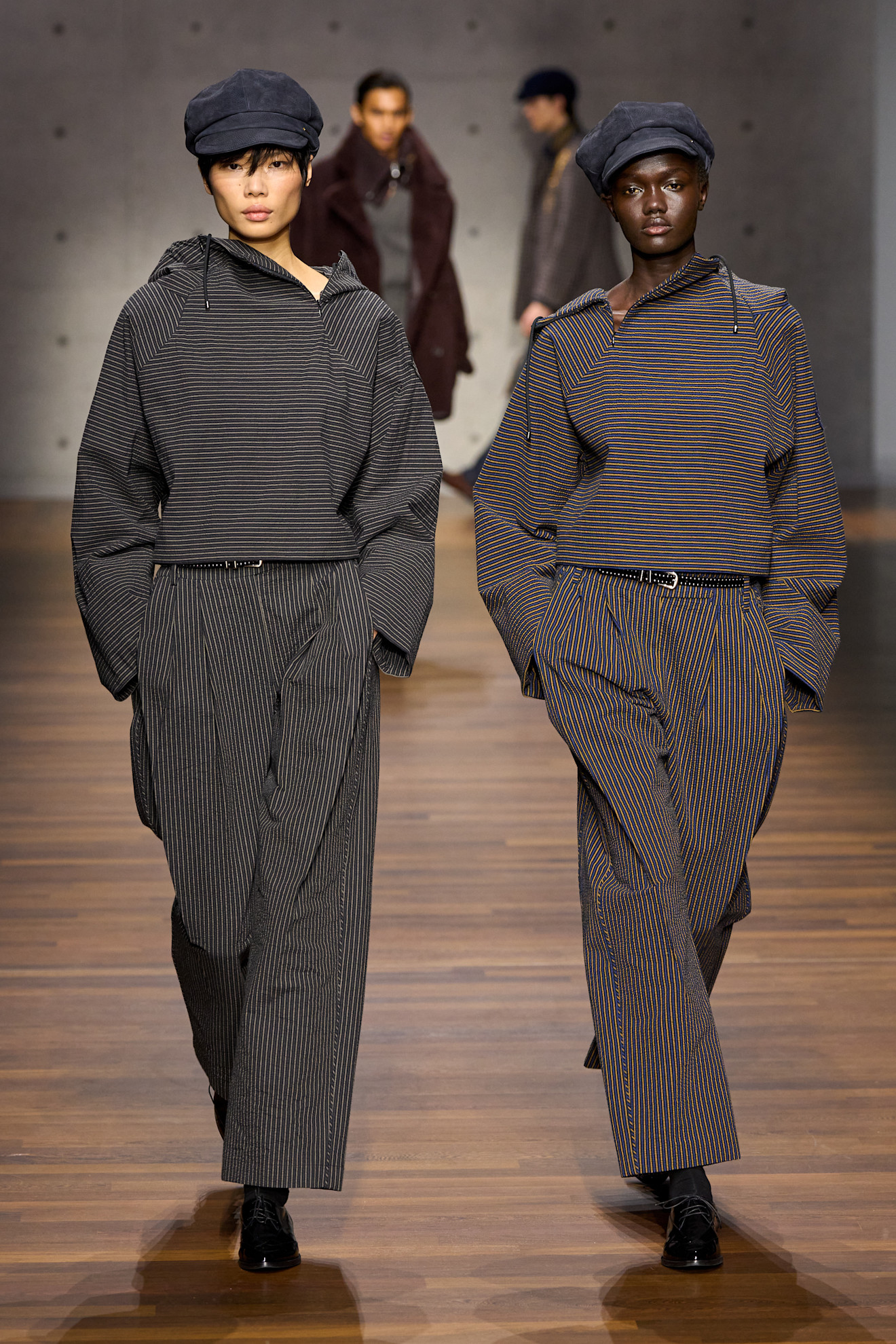 Emporio Armani F26 058