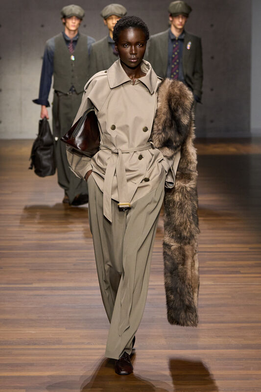 Emporio Armani F26 004