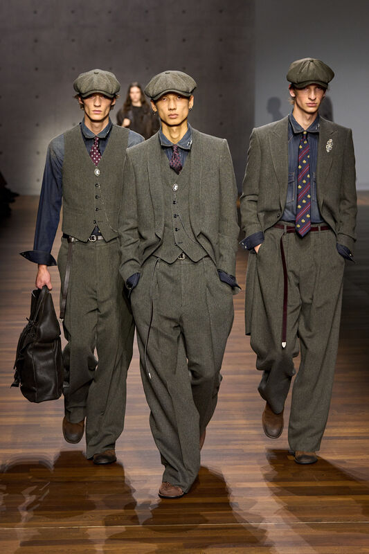 Emporio Armani F26 005