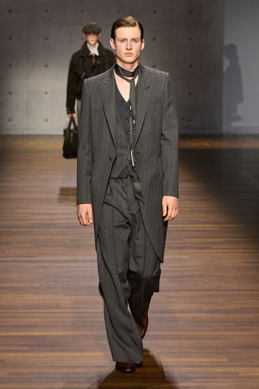 Emporio Armani F26 008