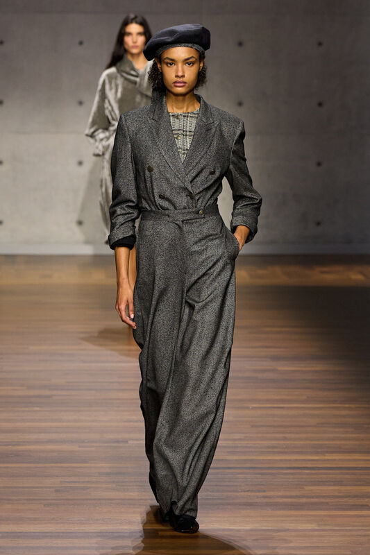 Emporio Armani F26 012