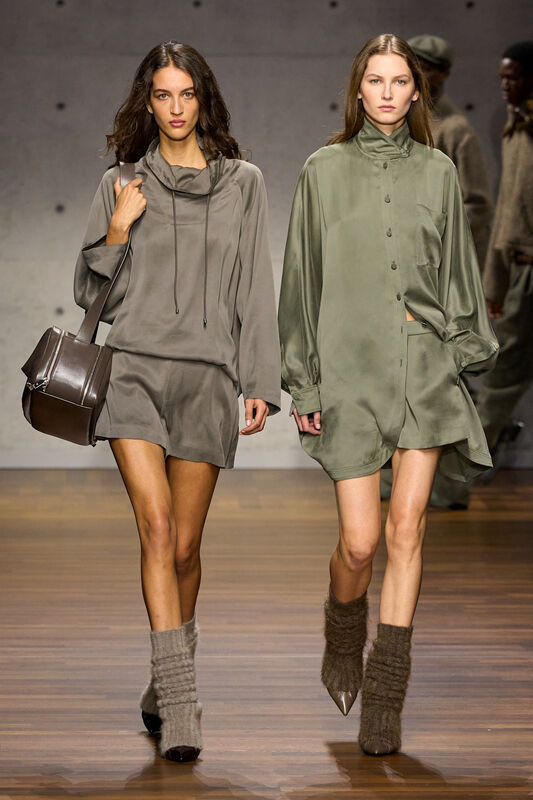 Emporio Armani F26 017