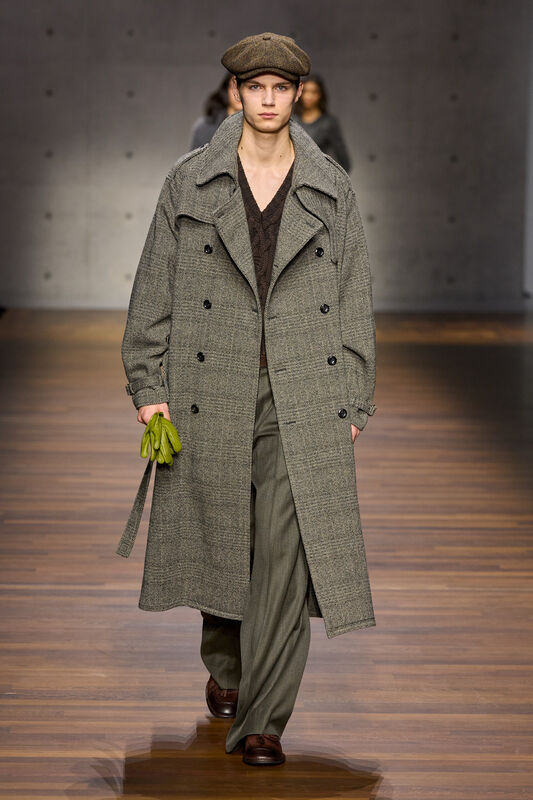 Emporio Armani F26 020