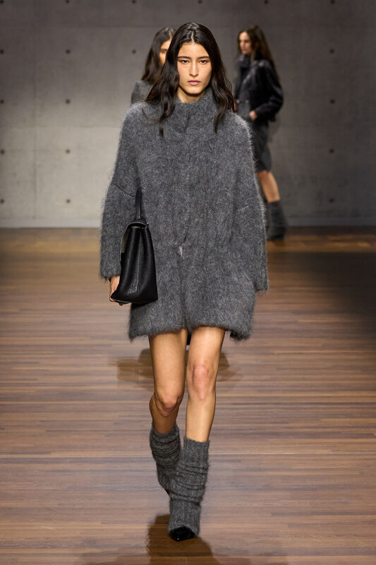 Emporio Armani F26 021