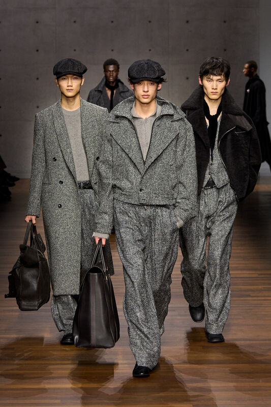 Emporio Armani F26 026