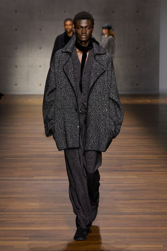 Emporio Armani F26 027