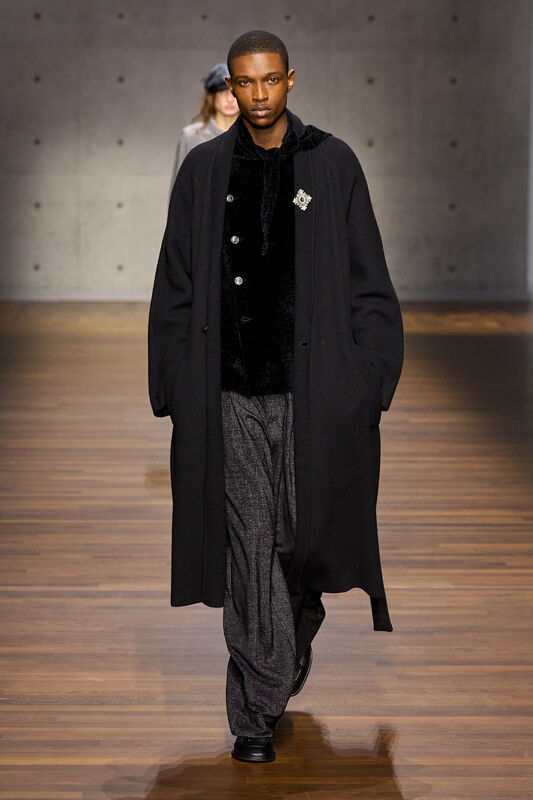 Emporio Armani F26 028