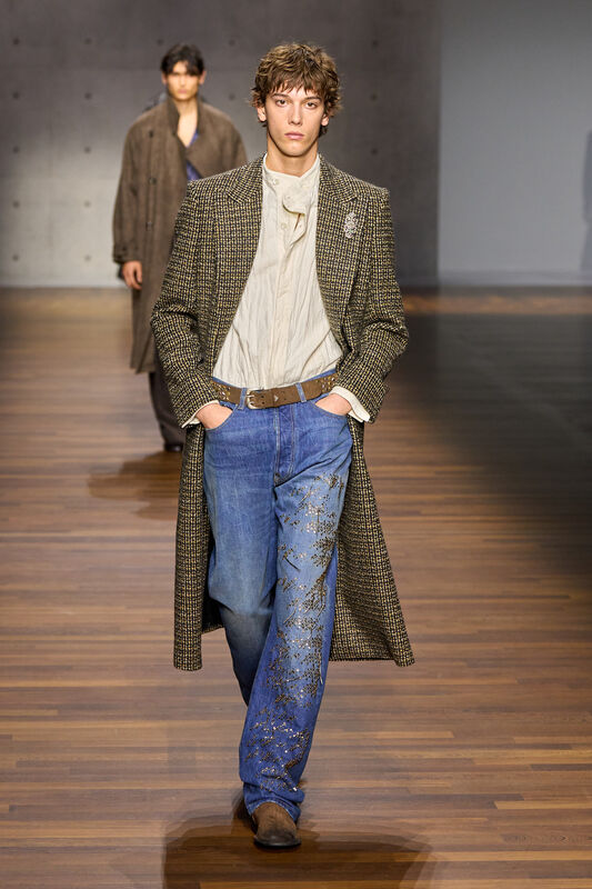 Emporio Armani F26 045