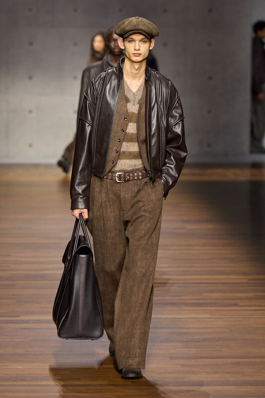 Emporio Armani F26 047