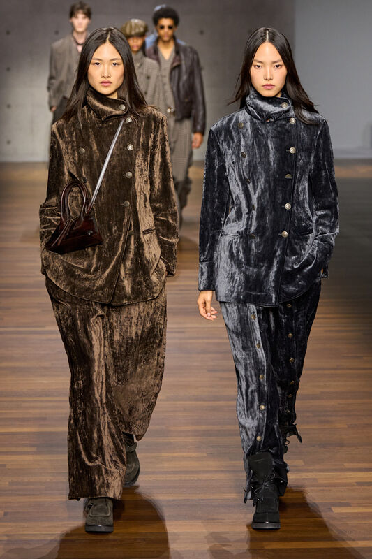 Emporio Armani F26 049