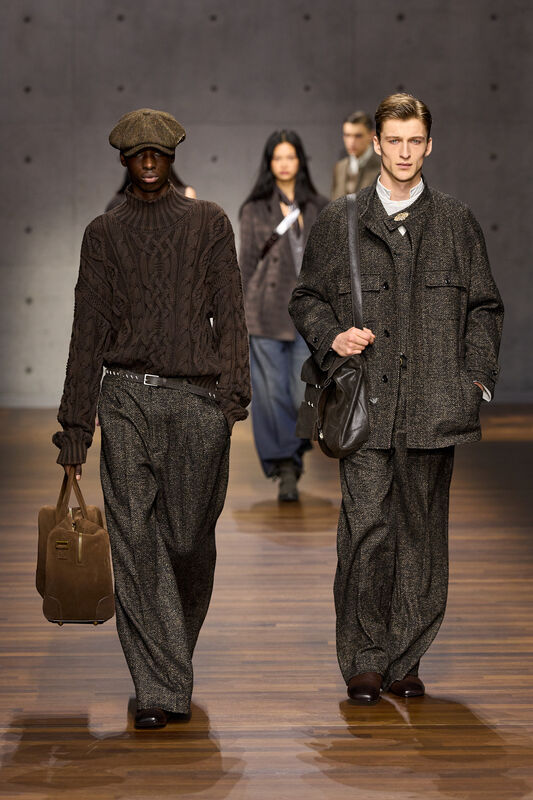 Emporio Armani F26 052