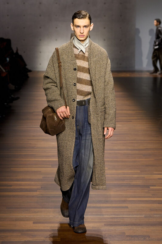 Emporio Armani F26 054