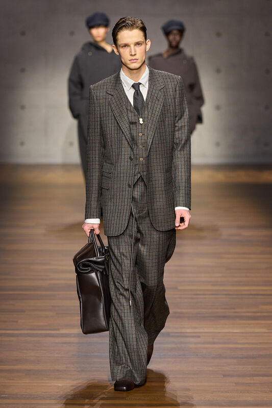 Emporio Armani F26 057