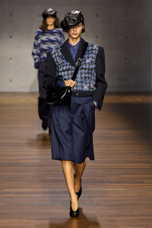 Emporio Armani F26 066