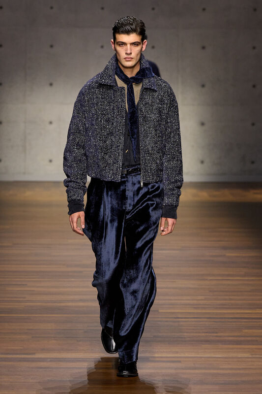 Emporio Armani F26 070