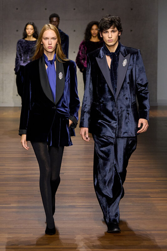 Emporio Armani F26 078