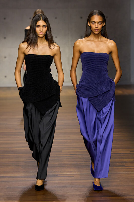 Emporio Armani F26 082