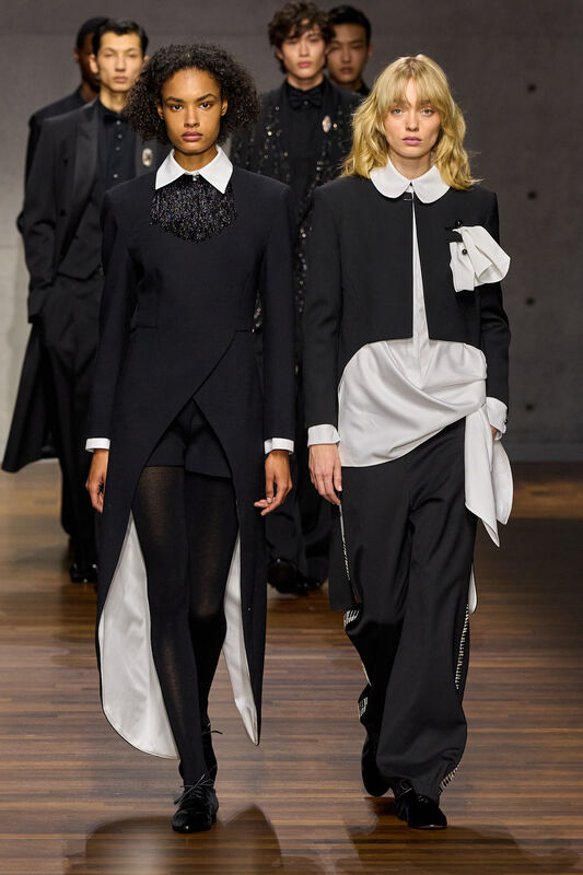 Emporio Armani F26 087