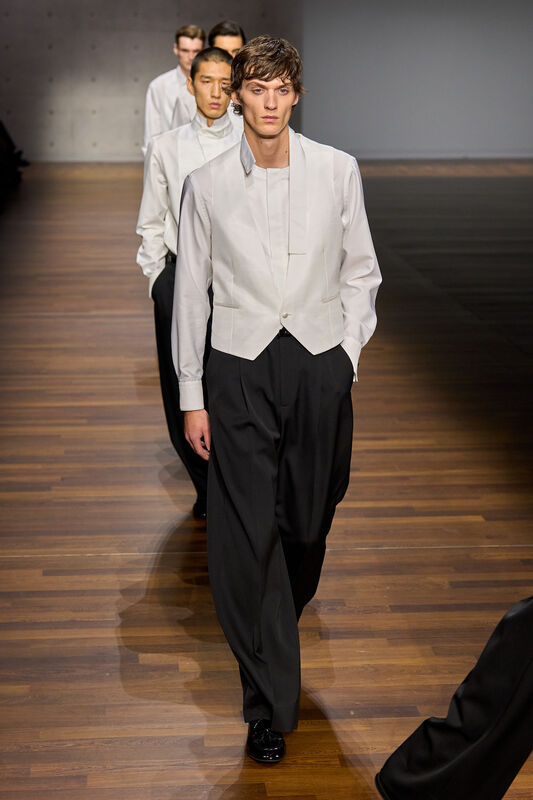 Emporio Armani F26 101