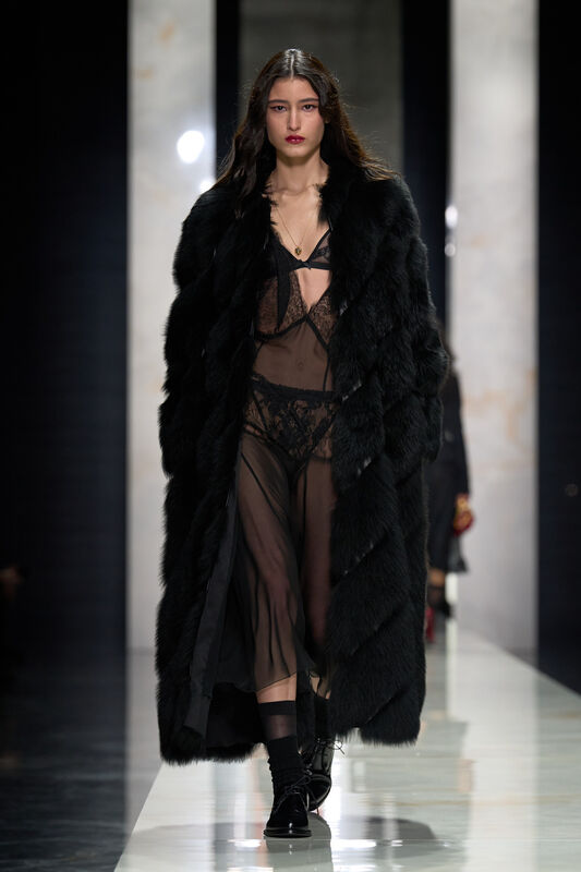 Dolce Gabbana F26 035