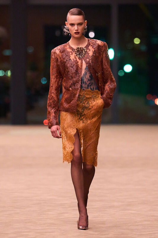 Saint Laurent F26 012