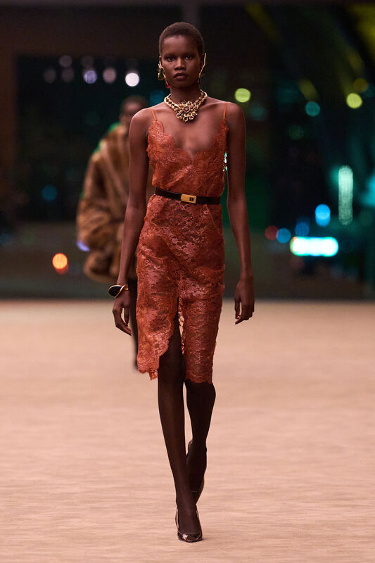 Saint Laurent F26 015