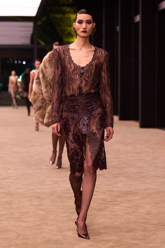 Saint Laurent F26 022