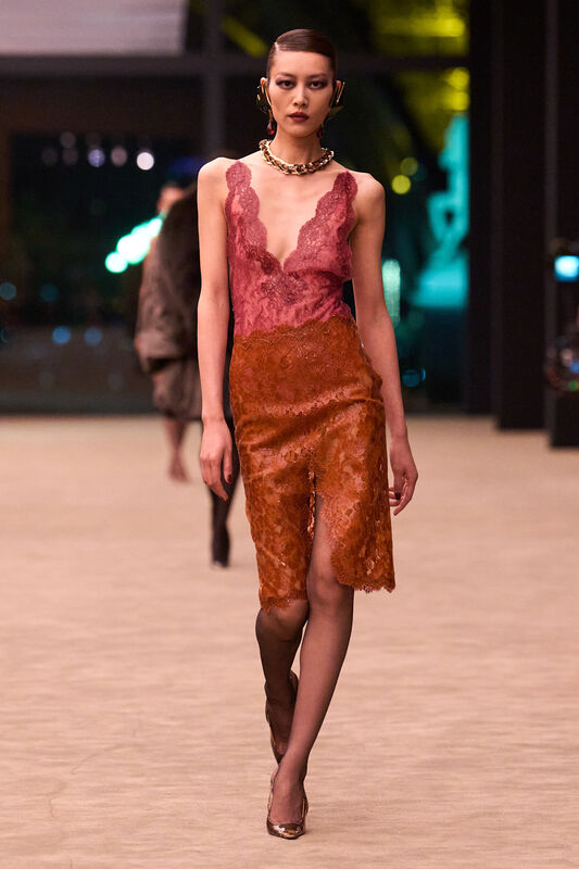 Saint Laurent F26 024