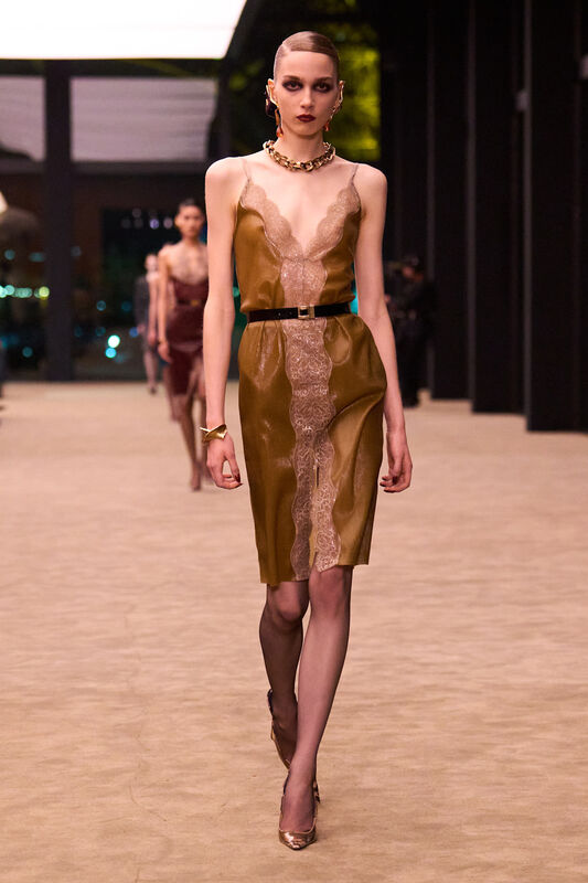 Saint Laurent F26 030