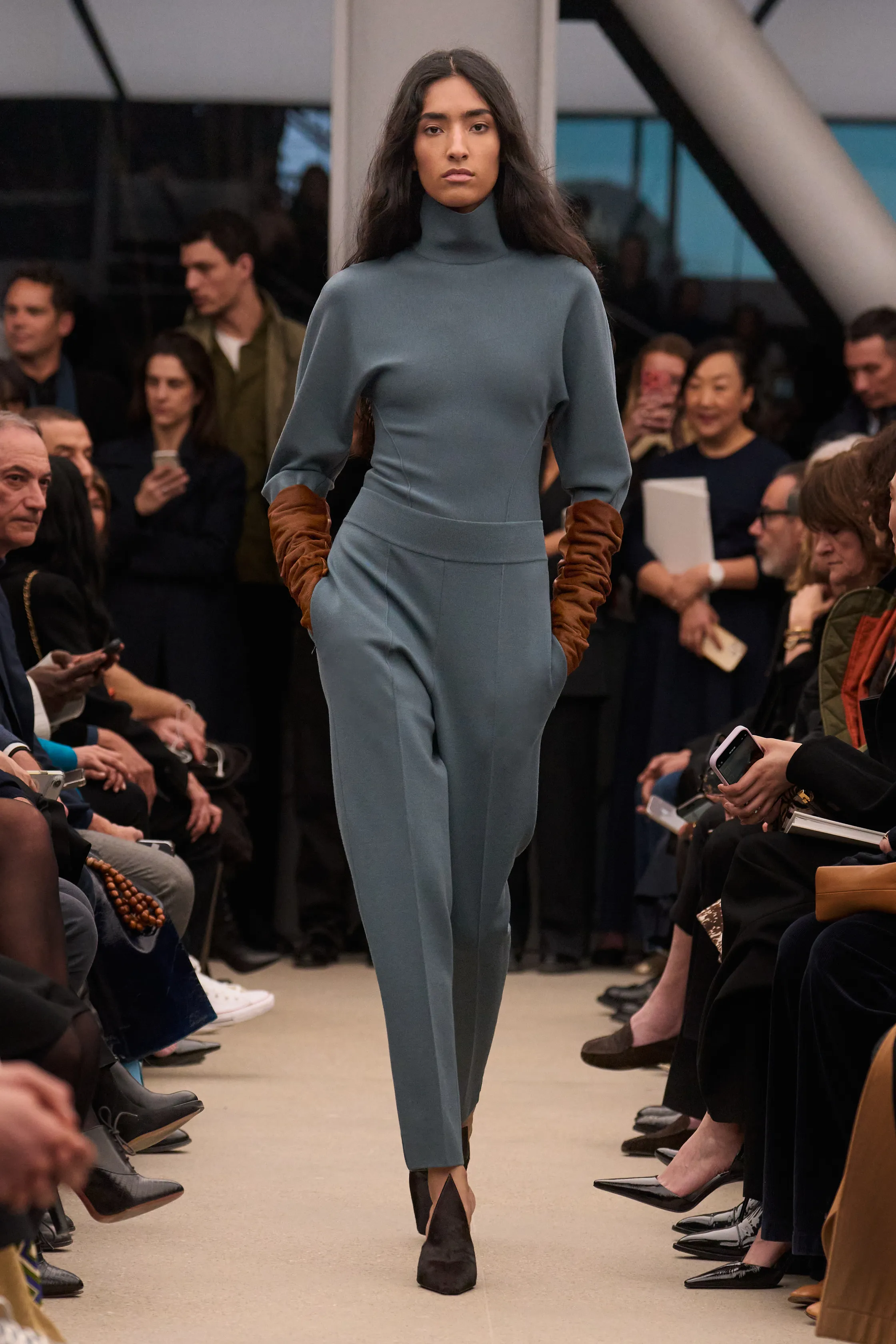 00026-alaia-fall-2026-ready-to-wear-credit-brand