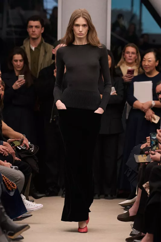 00010-alaia-fall-2026-ready-to-wear-credit-brand