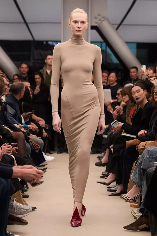 00025-alaia-fall-2026-ready-to-wear-credit-brand