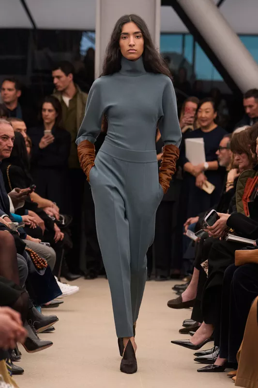 00026-alaia-fall-2026-ready-to-wear-credit-brand