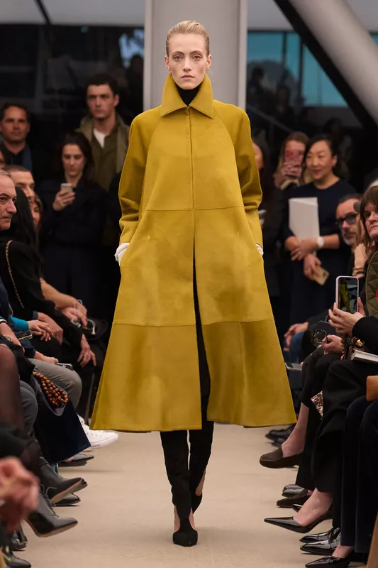 00027-alaia-fall-2026-ready-to-wear-credit-brand