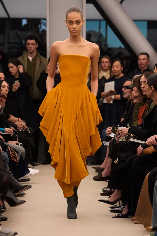 00047-alaia-fall-2026-ready-to-wear-credit-brand