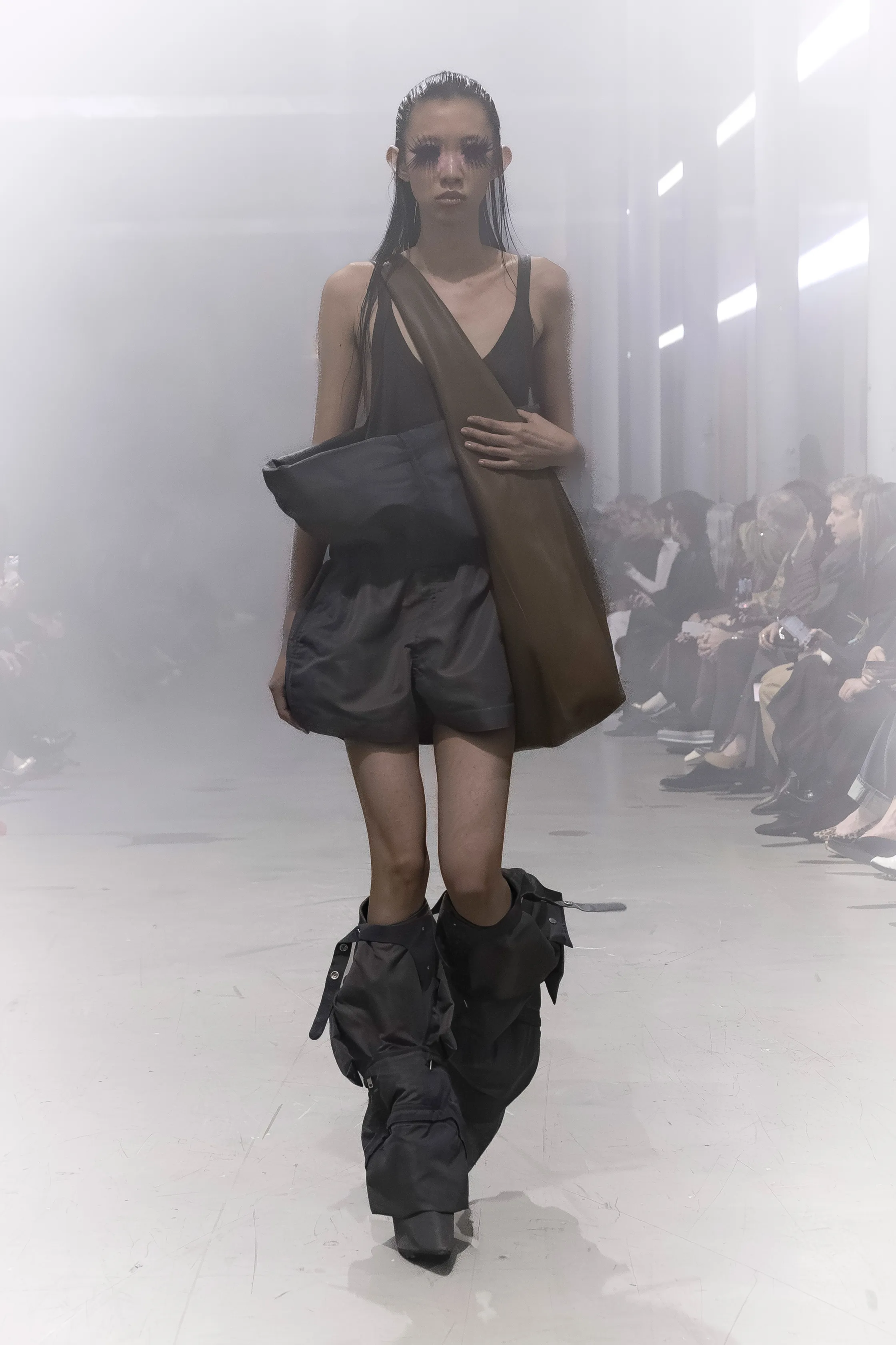00022-rick-owens-fall-2026-ready-to-wear-credit-brand