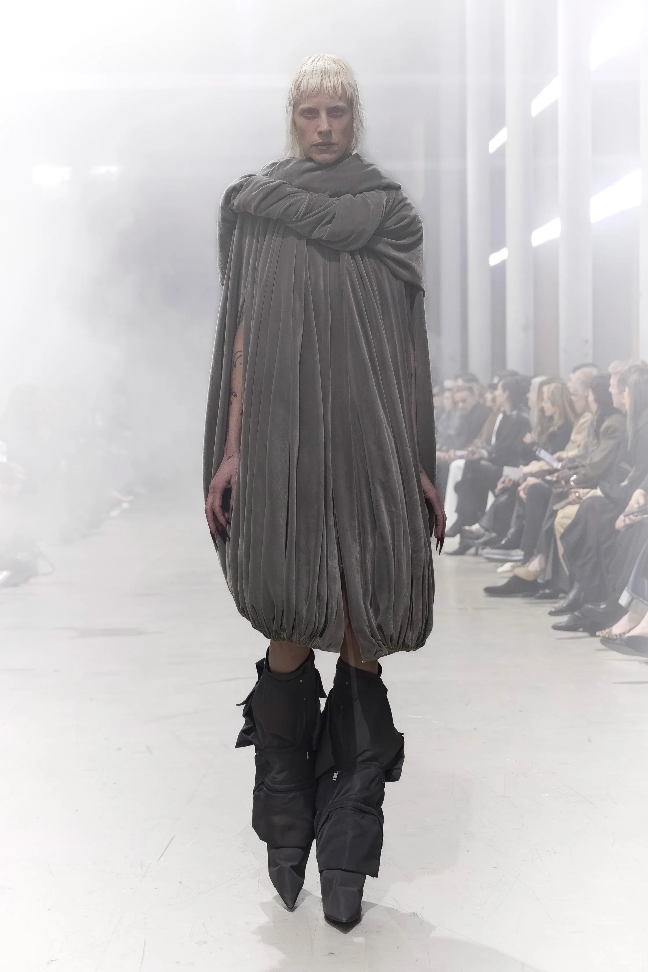 00043-rick-owens-fall-2026-ready-to-wear-credit-brand