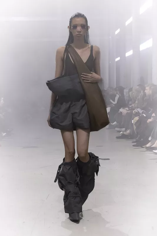 00022-rick-owens-fall-2026-ready-to-wear-credit-brand