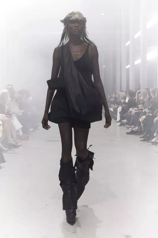 00023-rick-owens-fall-2026-ready-to-wear-credit-brand